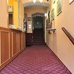 Boston Hotel 3*