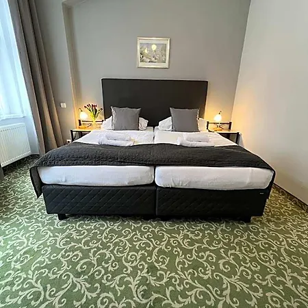 Boston Hotel 3*