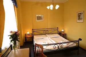 Boston Hotel 3*