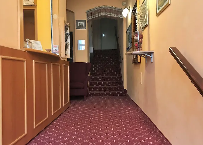Boston Hotel 3*